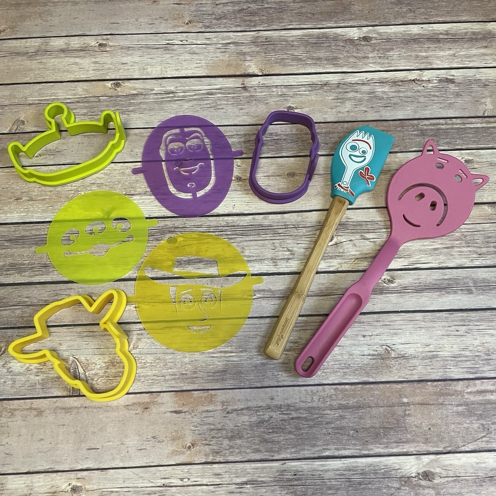 Pampered Chef Toy Story 4 Pancake Molds And Stencils & Hamm Pancake Turner Set